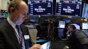 Stocks claw higher on Wall Street as tech giants rebound